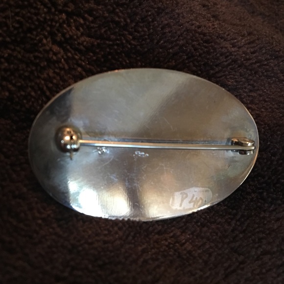 Sterling silver brooch w/ grey mother of pearl - Picture 4 of 4